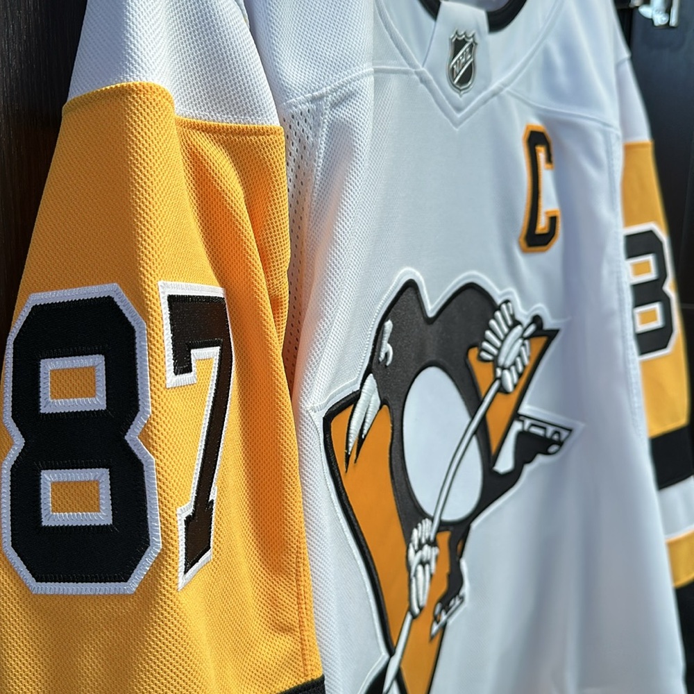 Sidney Crosby Pittsburgh Penguins Fanatics Away Premium Jersey - White - Picture 3 of 6